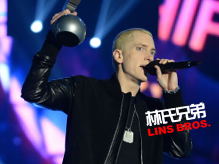 Eminem赢得2013 欧洲音乐大奖全球偶像和最佳嘻哈大奖..难得在颁奖舞台上演说 (视频)