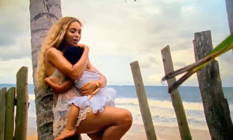 Beyonce和宝贝女儿Blue Ivy合作新专辑歌曲Blue官方MV (视频)
