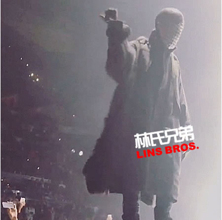 惹怒刁难Kanye West就只能出局..女歌迷被Yeezus赶出演唱会现场 (视频)