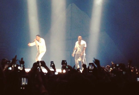 Kanye West带出Drake一起表演热歌Forever在多伦多结束Yeezus Tour演唱会 (视频)