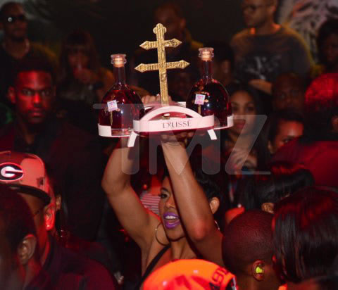 奢侈Party! Jay Z和老婆Beyonce花费近10万美元在夜店里面和明星朋友聚会 (8张照片)