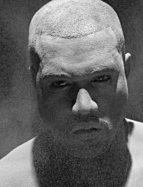 艺术! 12张Kanye West为杂志拍摄的艺术照片..赤裸上身, 带面具 (12张照片)