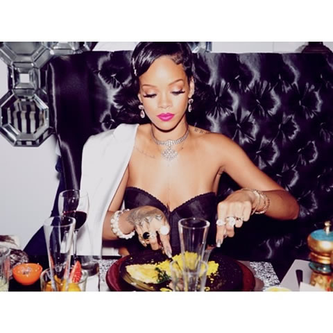 疯狂! 过新年2014..Rihanna开心疯狂分享几十张照片 (15张照片)