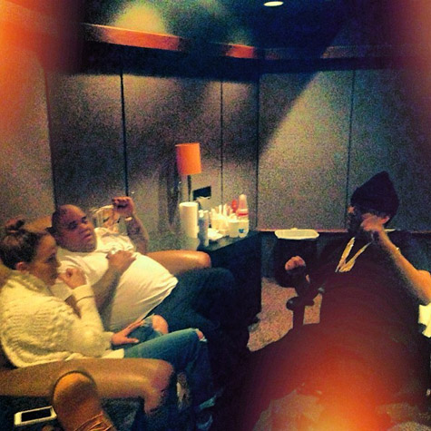 巨星 珍妮弗·洛佩兹 和Diddy艺人French Montana在录音室里 (照片)