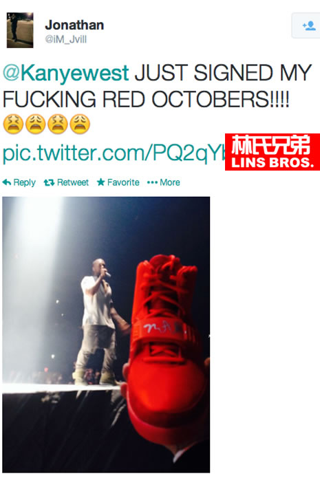 美梦实现! Kanye West演唱会现场亲自为一位粉丝亲笔签名“Red October”鞋子 (照片)