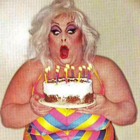 She x 26! Rihanna庆祝自己26岁生日 (7张照片)