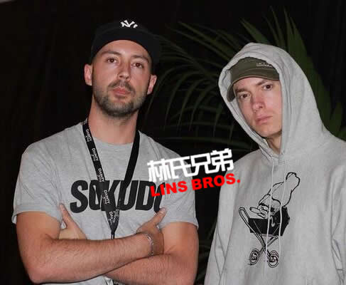 Eminem歌曲Bad Guy是谁制作的? 联合制作人与Em在悉尼演唱会之前合影 (照片)