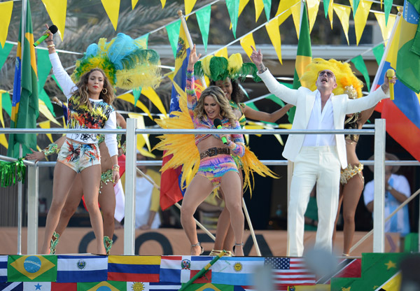 巴西世界杯官方主题曲! 珍妮弗·洛佩兹 和Pitbull 拍摄单曲 We Are One 官方MV (6张照片)