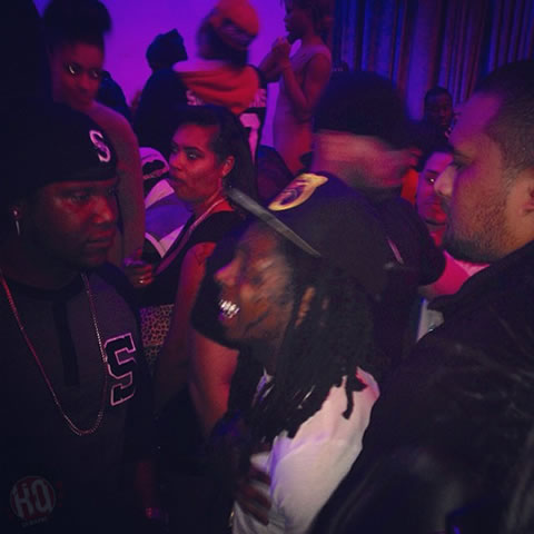 Lil Wayne放心地抽着大麻出现好兄弟Sean Kingston生日Party..劳力士蛋糕 (11张照片)