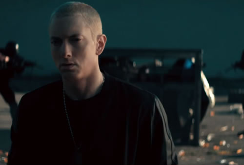 什么是怪兽? 怪兽Eminem和怪兽的朋友Rihanna单曲The Monster收视创里程碑
