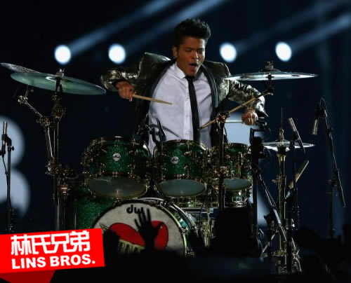 Bruno killed it! 19位明星们对Bruno Mars在2014超级碗中场表演的反应..  