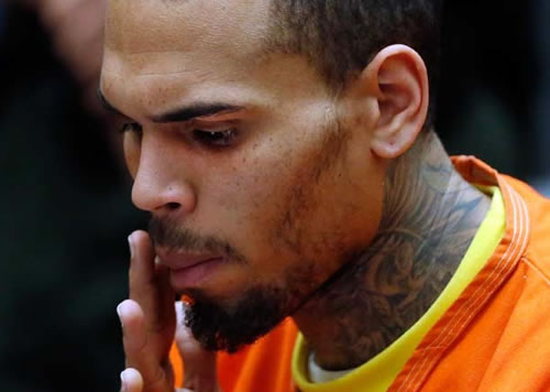 更不安全! Chris Brown被转移到家乡弗吉尼亚州监狱和普通囚犯关在一起.. 