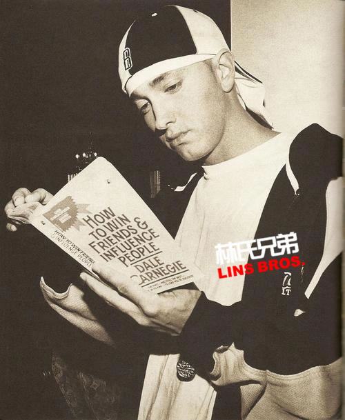 爆掉! Rap God Eminem“干掉”乔治·斯特雷特成为史上第二大专辑销量男歌手 (报道)