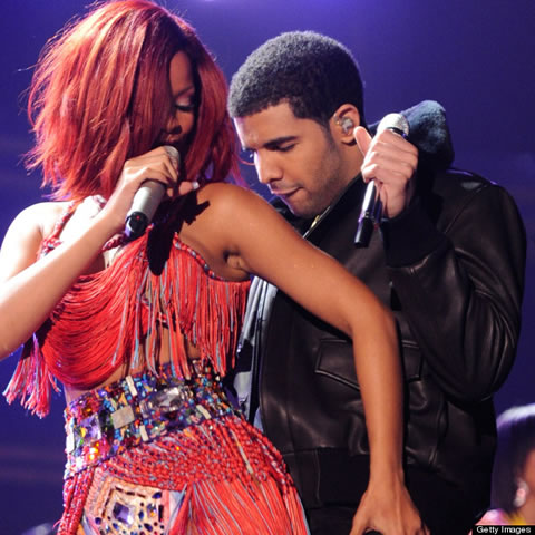 厉害!真是厉害, Drake相助Rihanna刚发布新专辑ANTI新歌瞬间秒杀登顶..RiRi这样回应
