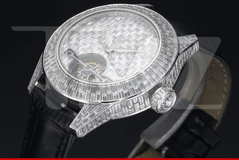 超级拳王梅威瑟扔了100万美元(620万人民币)为自己换回了一块豪华钻石手表 (照片)