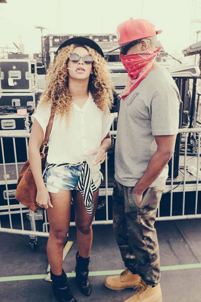 Jay Z再现匪帮Gangster脸上蒙上头巾..和老婆Beyonce“侵入”Coachella音乐节 (7张照片)