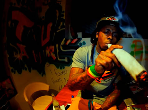 Lil Wayne和Rick Ross拍摄单曲Thug Cry官方MV..Weezy像是带了“红领巾” (照片)