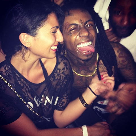 幸福! Lil Wayne赤裸上身参加 莱昂纳多·迪卡普里奥Party..和6个美女亲密合影 (8张照片)