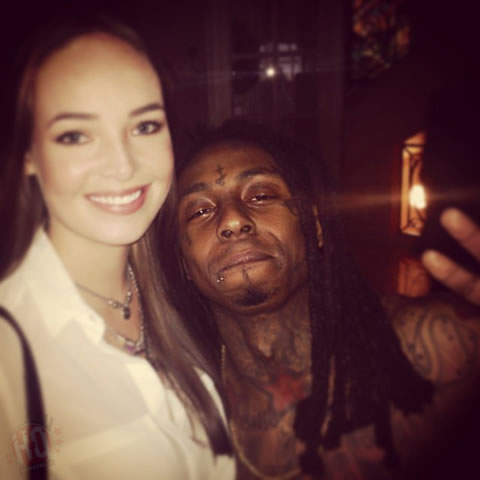 幸福! Lil Wayne赤裸上身参加 莱昂纳多·迪卡普里奥Party..和6个美女亲密合影 (8张照片)