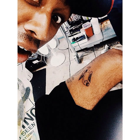 纹身是嘻哈明星最爱..Tyler, The Creator增添几个纹身非常的Odd (照片) 