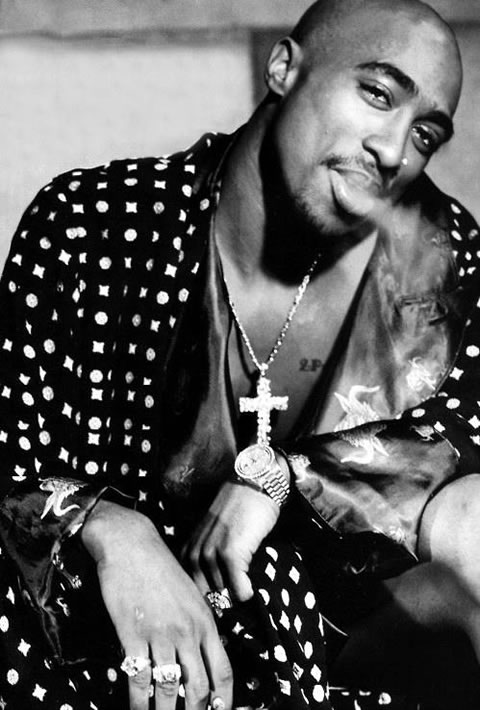 今天是2Pac的生日..Happy Birthday! RIP!! Thug Life Goes On! 这里有12张他的经典照片