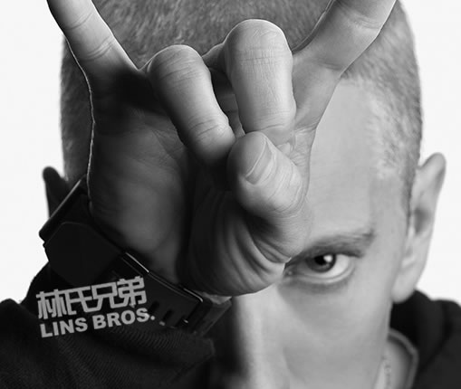 Rap God Eminem创造历史..成为第一个获得2首单曲RIAA钻石认证奖项的艺人