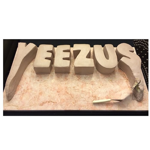37岁! Kanye West作为爸爸和丈夫过上第一个生日..得到YEEZUS形状蛋糕 (照片)