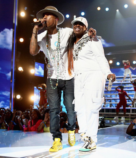 Pharrell & Missy Elliott在2014 BET Awards颁奖典礼演出 (视频)