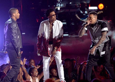 Chris Brown, Trey Songz, August Alsina在2014 BET Awards颁奖典礼演出 (视频)