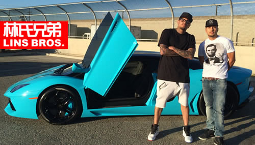 炫酷蓝! Chris Brown把他的超级跑车兰博基尼变成蓝色..夏天的味道 (9张照片)