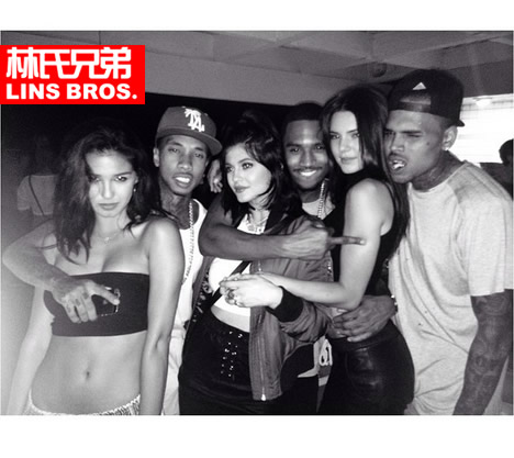 “不要抢，咱们都有份”    Chris Brown x Tyga x Trey Songz 一起搂着sexy女人.. (照片)