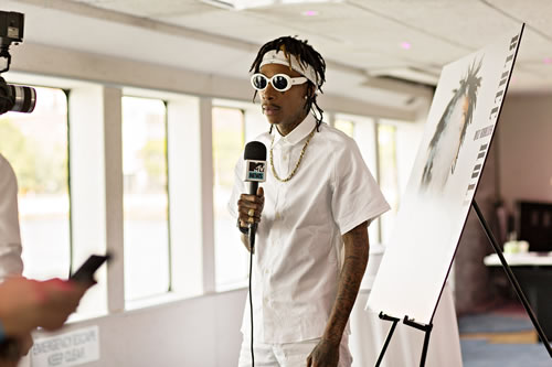 High! Wiz Khalifa在游艇Party上提前播放新专辑Blacc Hollywood (6张照片)