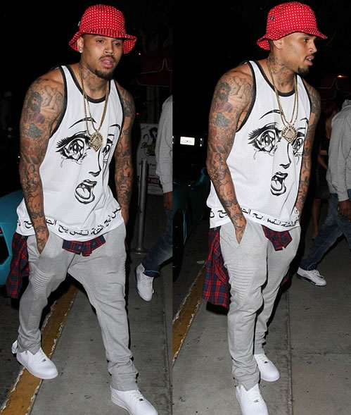Good Life! Chris Brown带着爱人Karrueche开着新喷漆的蓝色兰博基尼去夜店Party (6张照片)