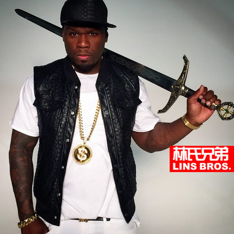 扛着中国古代宝剑..50 Cent想让自己的Level更上一层楼 (照片)