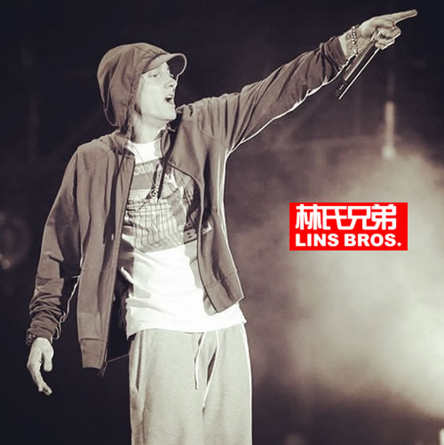 Eminem宣传即将发行的新歌Guts Over Fear..和棒球帽 (2张照片)