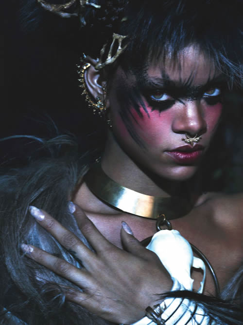 “野人” Rihanna登上W Magazine杂志封面，非常野 (图片/8张照片)