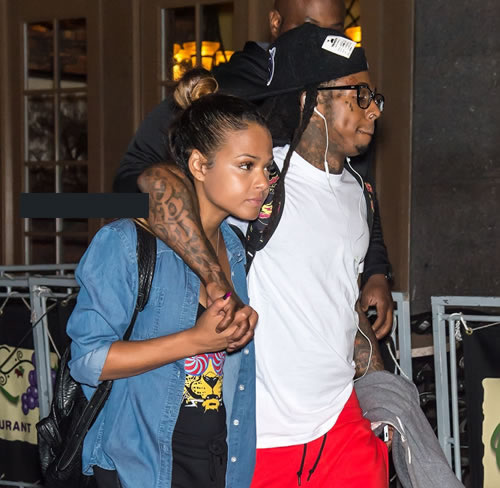 勾肩手牵手见过没? Lil Wayne和绯闻女友Christina Milian示范甜蜜..鞋子还是情侣款的 (4张照片)