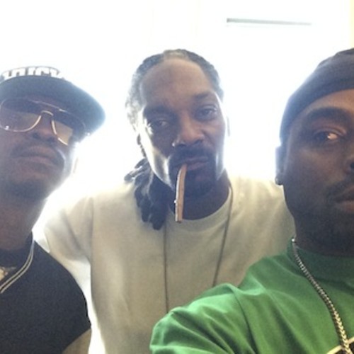 Snoop Dogg加入Tha Dogg Pound新歌Look @ U (音乐)