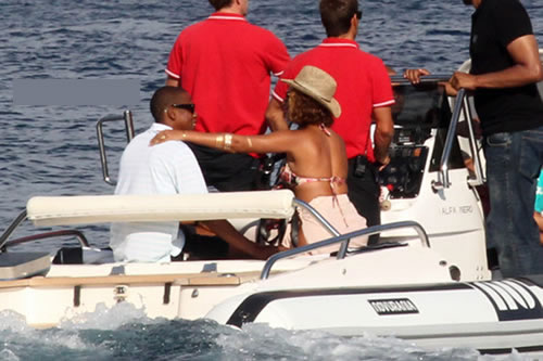 看图说话   Jay Z和老婆Beyonce：我们关系好得很..游玩意大利 (7张照片)
