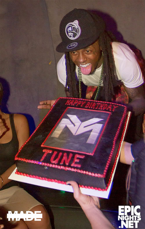 更多Lil Wayne与绯闻女友庆祝32岁生日幸福照片..Drake爸爸也在, 完全YMCMB风格 (照片)