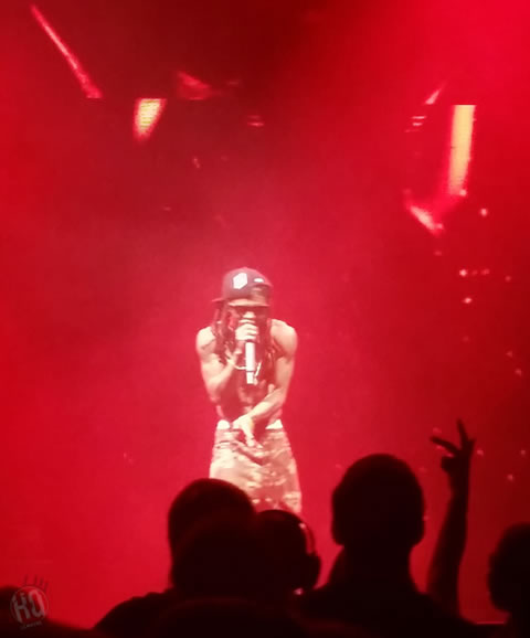 真厉害! 17 17..Lil Wayne对扛徒弟Drake在Phoenix演唱会居然打平 (照片)