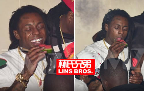 没见过边抽大麻边吃西瓜的! Lil Wayne在夜店罕见吃西瓜..表情笑成这样 (11张照片)