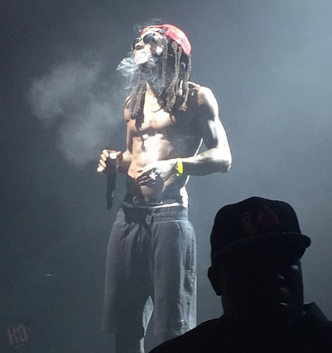 牛的..Lil Wayne与Drake对扛演唱会全部结束了..不可思议的结果 (6张照片)