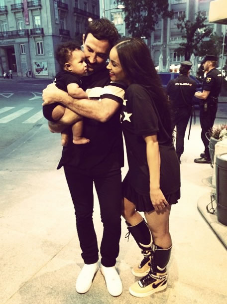 Ciara带着儿子到马德里参加纪梵希设计师Riccardo Tisci和美国男篮胜利Party (照片)
