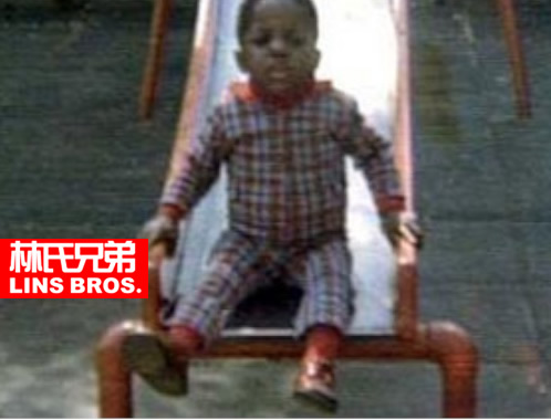 11张照片：Eminem, Tupac, Biggie等你没见过的说唱明星们婴幼儿时期照片..Shady还在婴儿学步车里