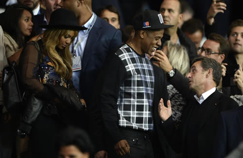 Jay Z和Beyonce巴黎观看欧洲冠军杯足球赛..万人迷贝克汉姆旁边陪伴, 后见法国前总统萨科齐(照片)