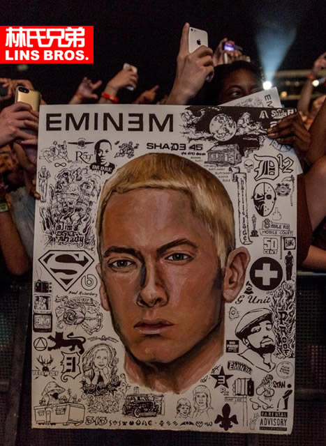 这才是疯狂的Stan! 黑人女歌迷把偶像Eminem能画下的元素全部画到纸上..Em给予她回馈 (8张照片)