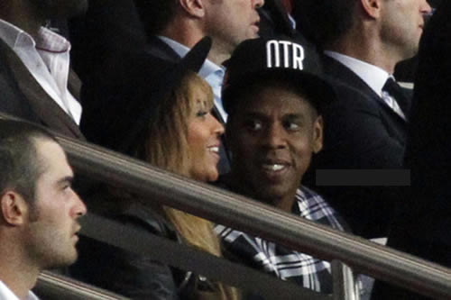 Jay Z和Beyonce巴黎观看欧洲冠军杯足球赛..万人迷贝克汉姆旁边陪伴, 后见法国前总统萨科齐(照片)