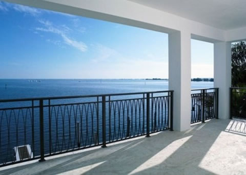 土豪可以考虑买下勒布朗詹姆斯正在挂牌的超级海边豪宅..准备好1个亿就行 (12张豪宅照片)