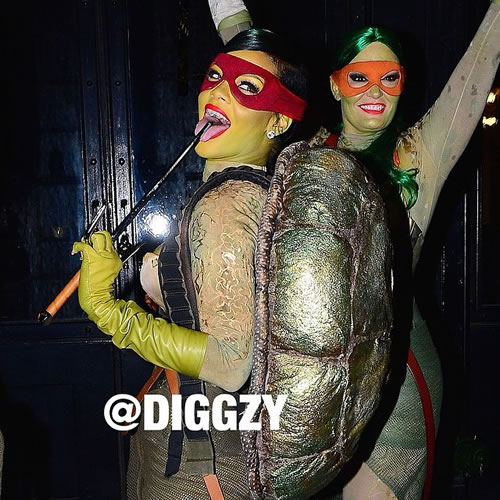 忍者神龟可以很性感..Rihanna和她的伙伴万圣节变成了4只女忍者神龟 (7张照片)